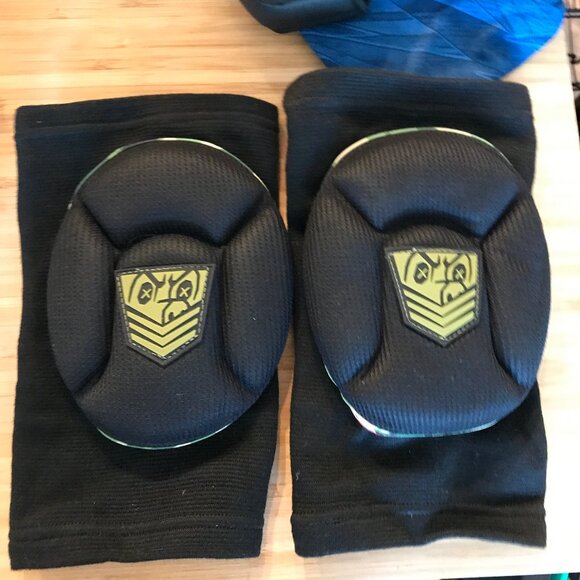 Fort Troff Other - Fort Troff Skull Knee Pads